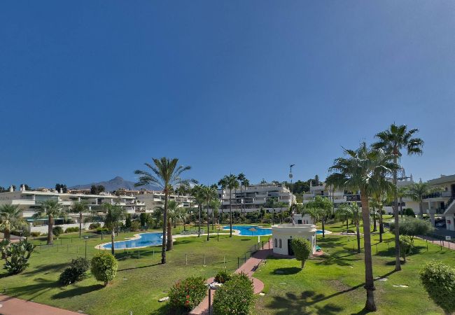 Apartamento en Marbella - Amplio Apartamento con Terraza cerca Playa Puerto Banús
