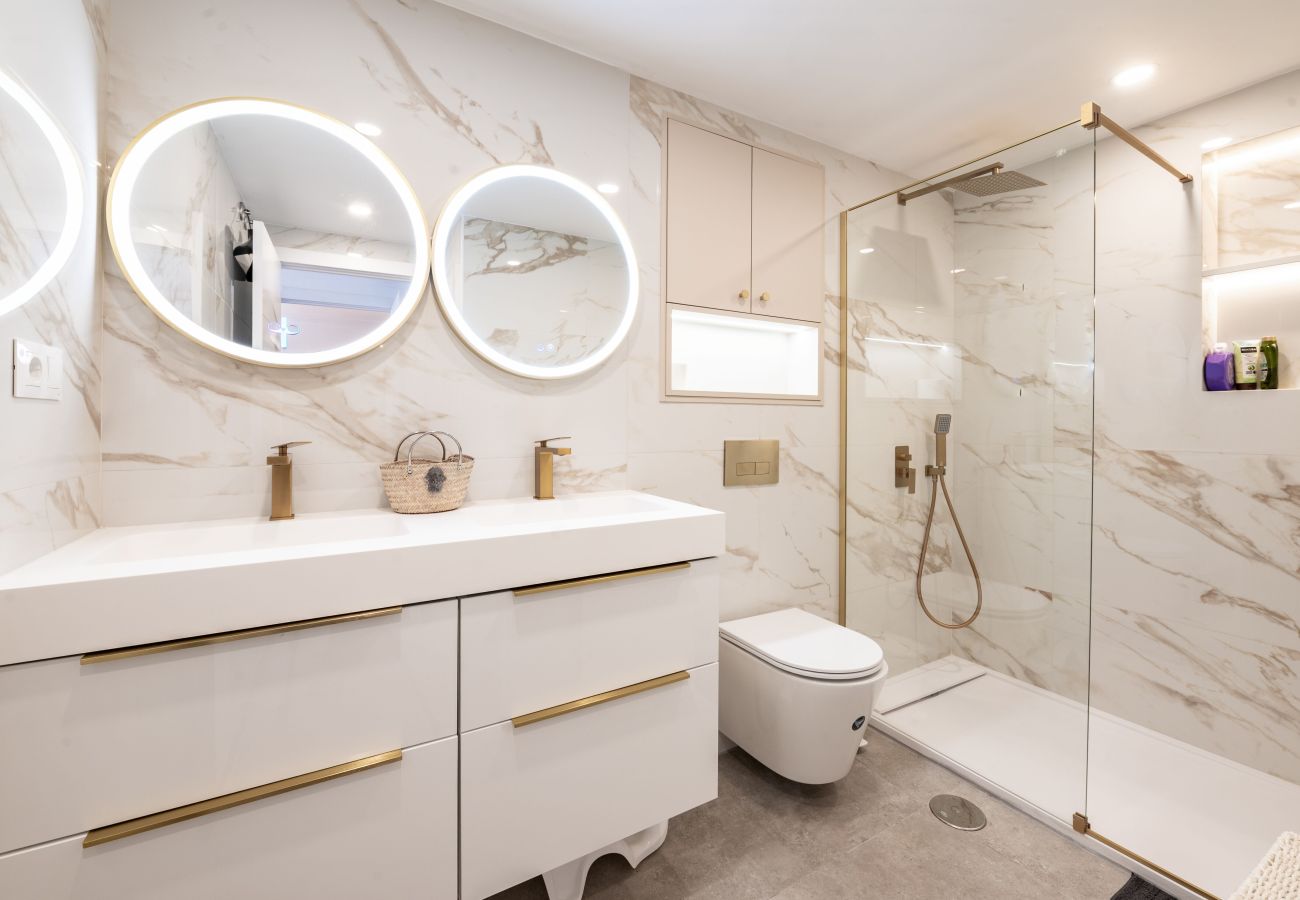 Apartamento en Marbella - Moderno apartamento vacacional en planta baja – Embrujo Playa, Puerto Banús