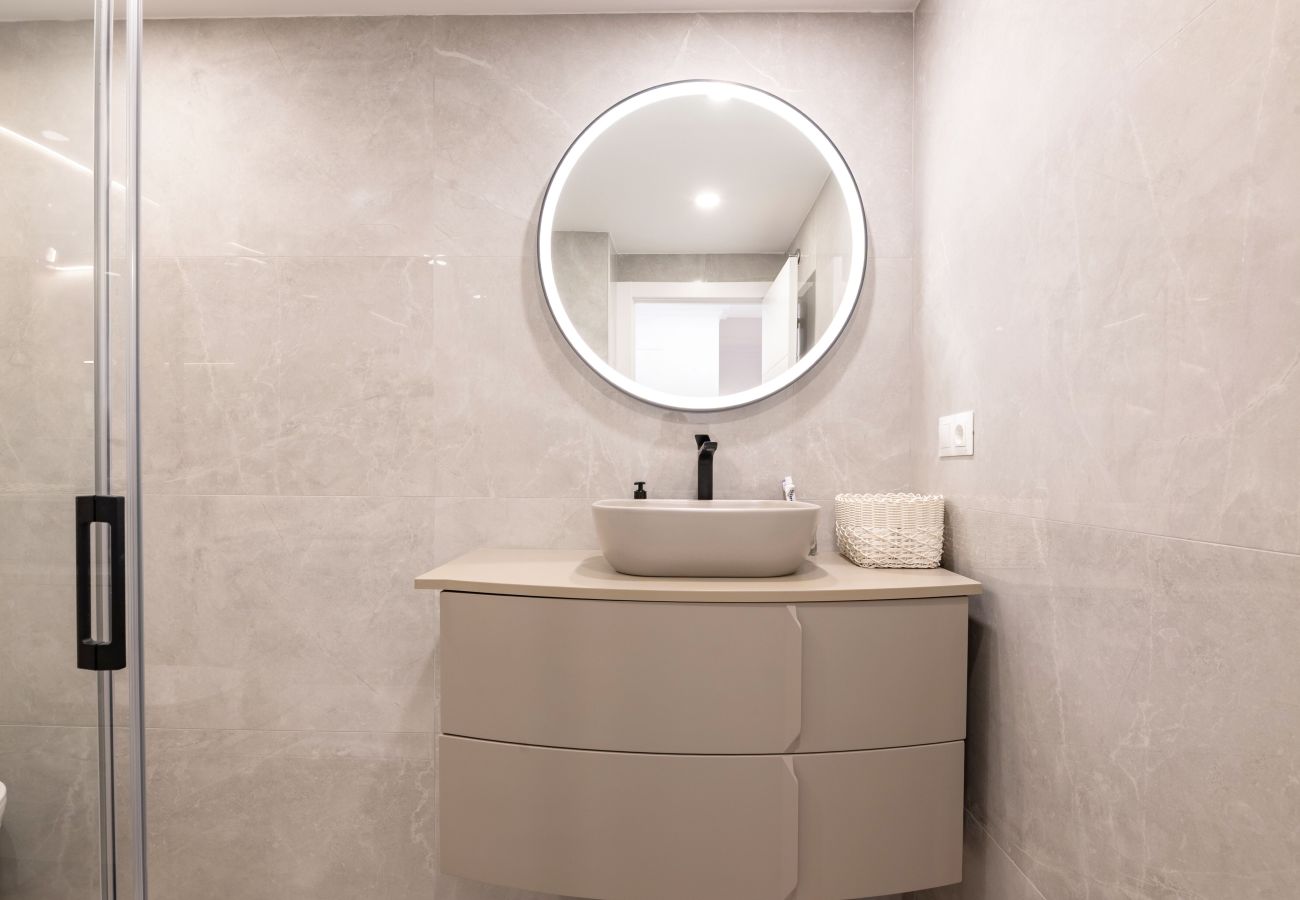 Apartamento en Marbella - Moderno apartamento vacacional en planta baja – Embrujo Playa, Puerto Banús