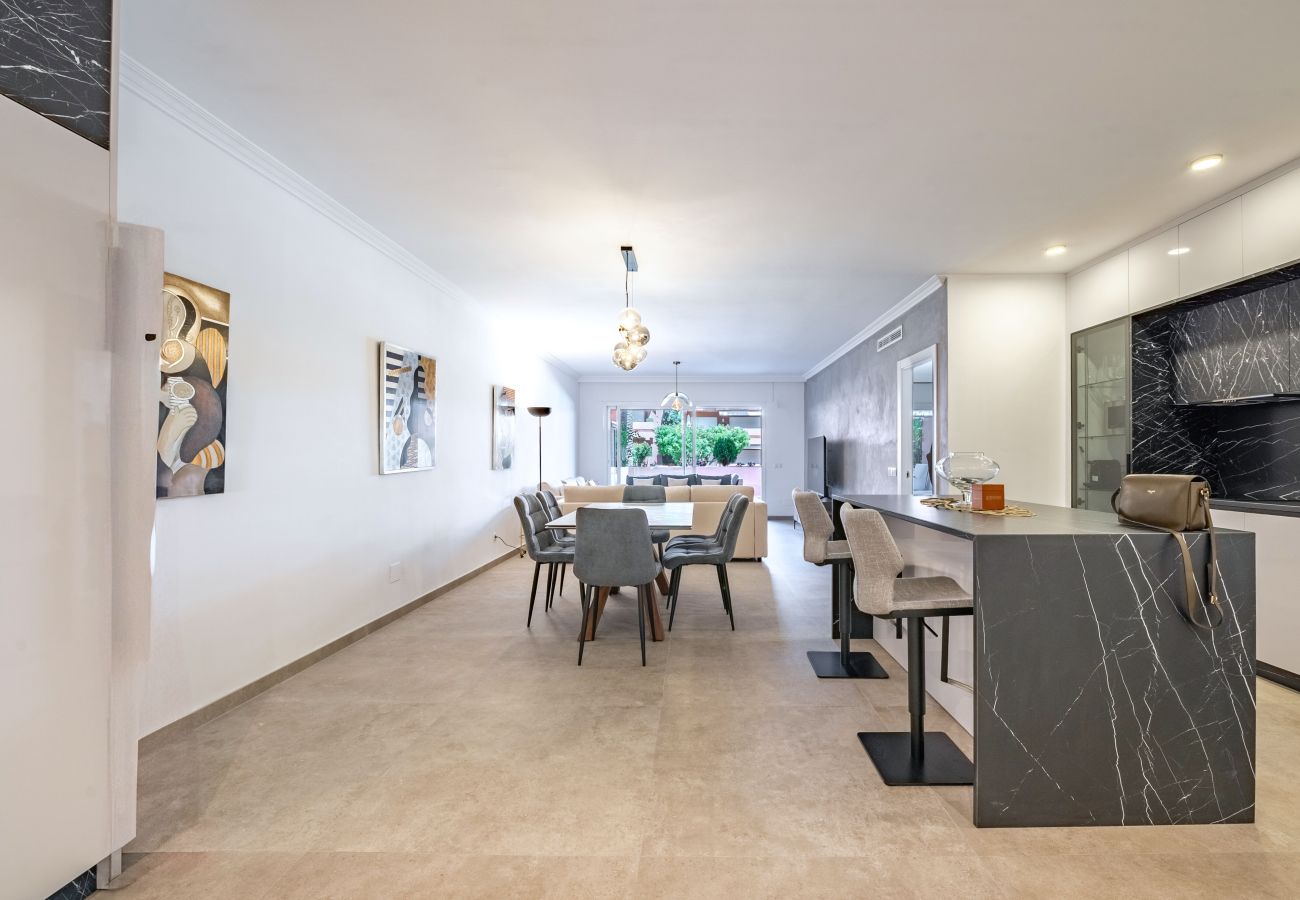 Apartamento en Marbella - Moderno apartamento vacacional en planta baja – Embrujo Playa, Puerto Banús