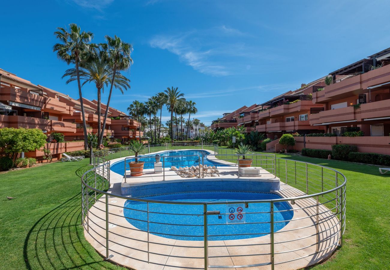 Apartamento en Marbella - Moderno apartamento vacacional en planta baja – Embrujo Playa, Puerto Banús
