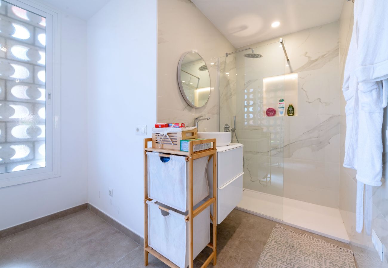 Apartamento en Marbella - Moderno apartamento vacacional en planta baja – Embrujo Playa, Puerto Banús