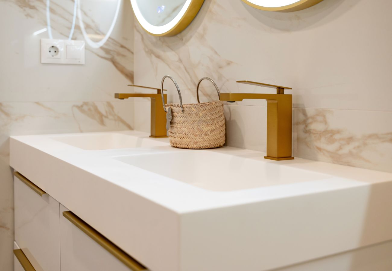 Apartamento en Marbella - Moderno apartamento vacacional en planta baja – Embrujo Playa, Puerto Banús