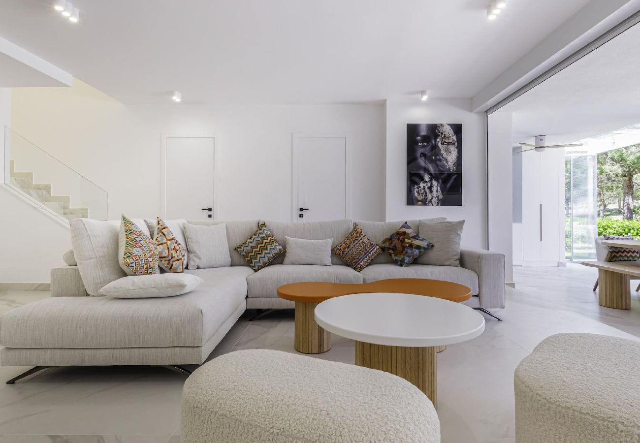 Casa adosada en Marbella - SC8. Exclusiva Adosada de Lujo en Alquiler Vacacional 