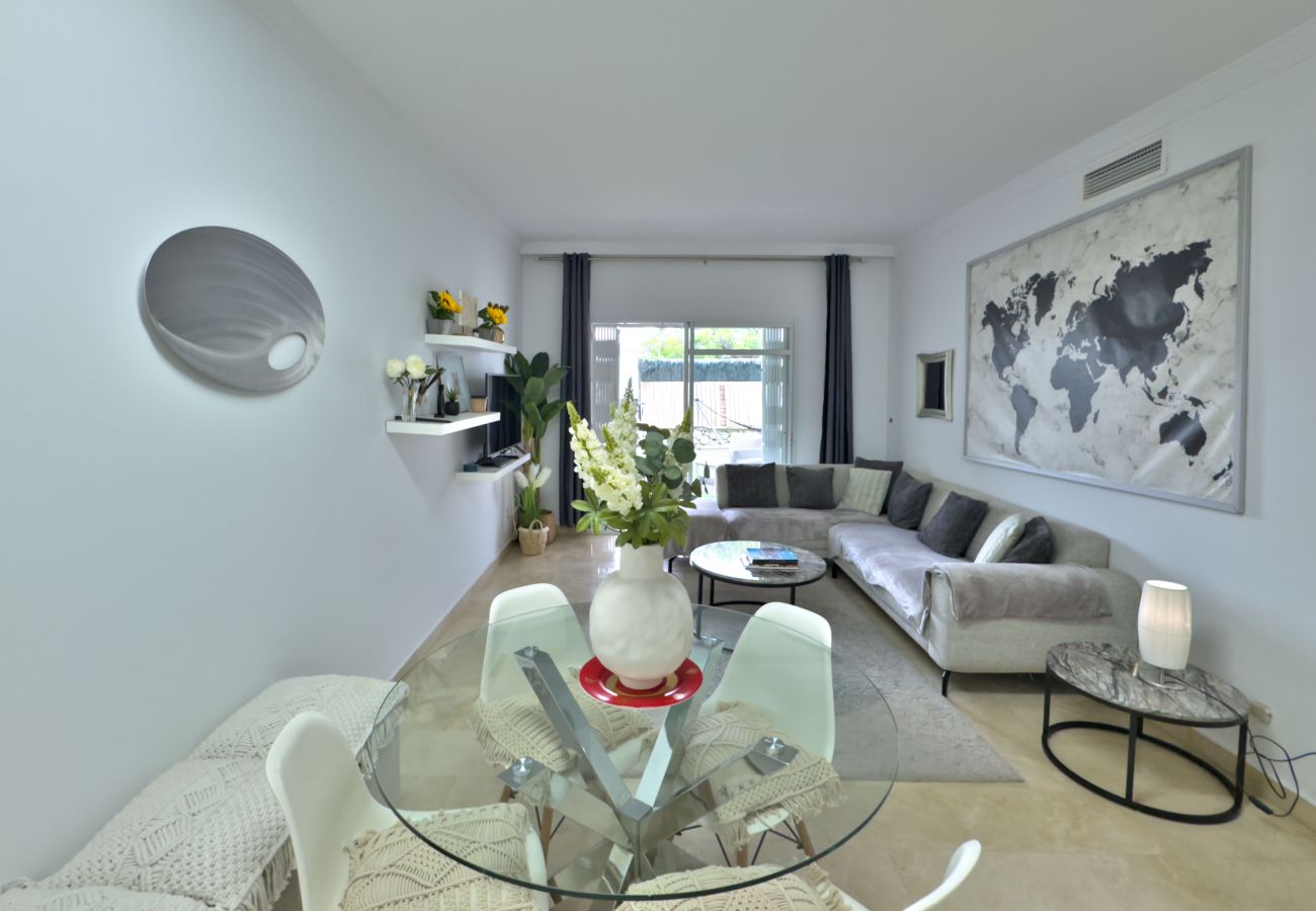 Apartamento en Marbella - Escapada de Ensueño en Aloha Garden, Marbella