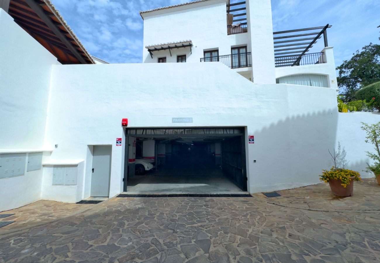 Apartamento en Marbella - Espectacular Apartamento Vacacional en Pueblo de Los Monteros, Marbella 🌅⛰️