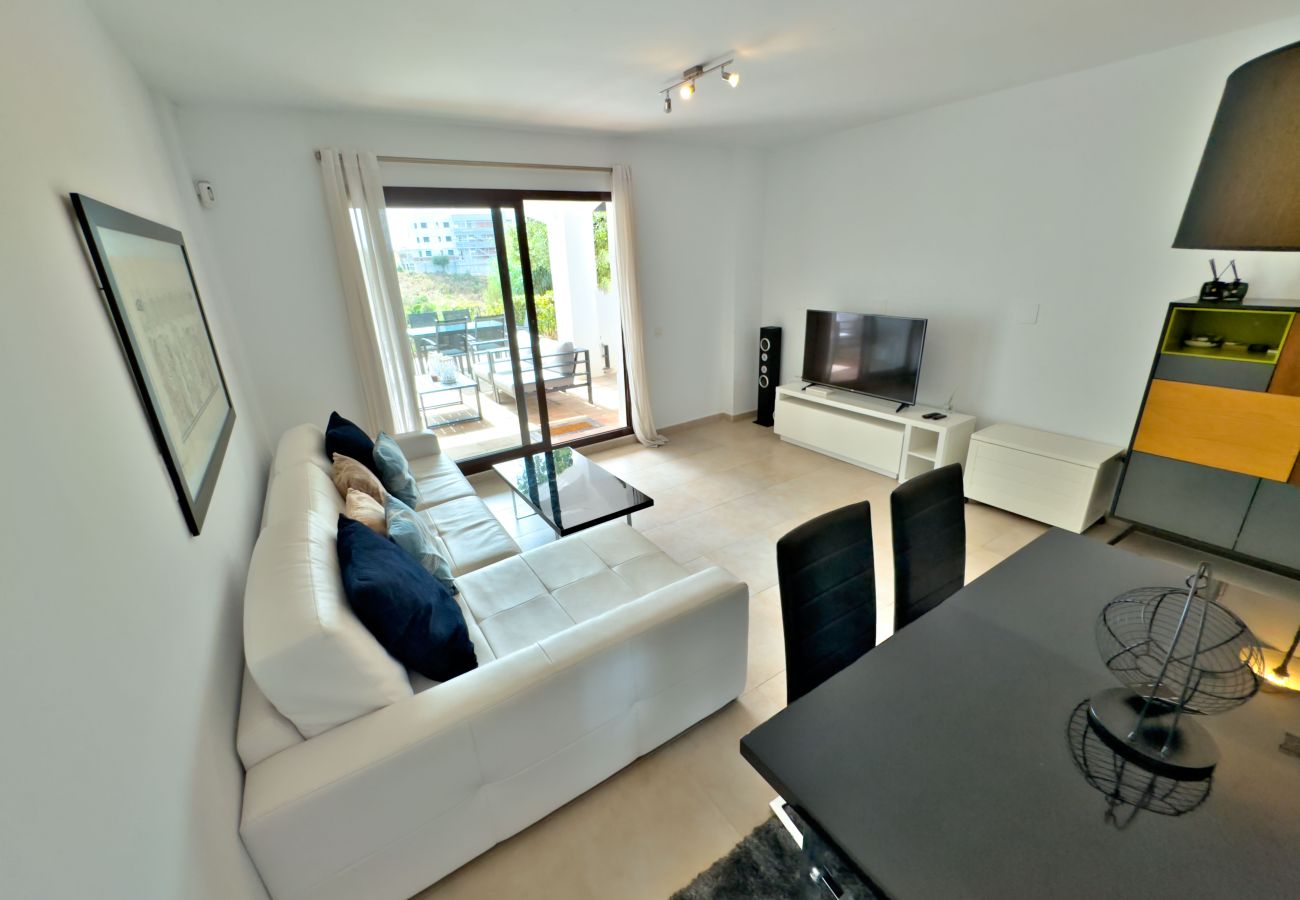 Apartamento en Marbella - Espectacular Apartamento Vacacional en Pueblo de Los Monteros, Marbella 🌅⛰️