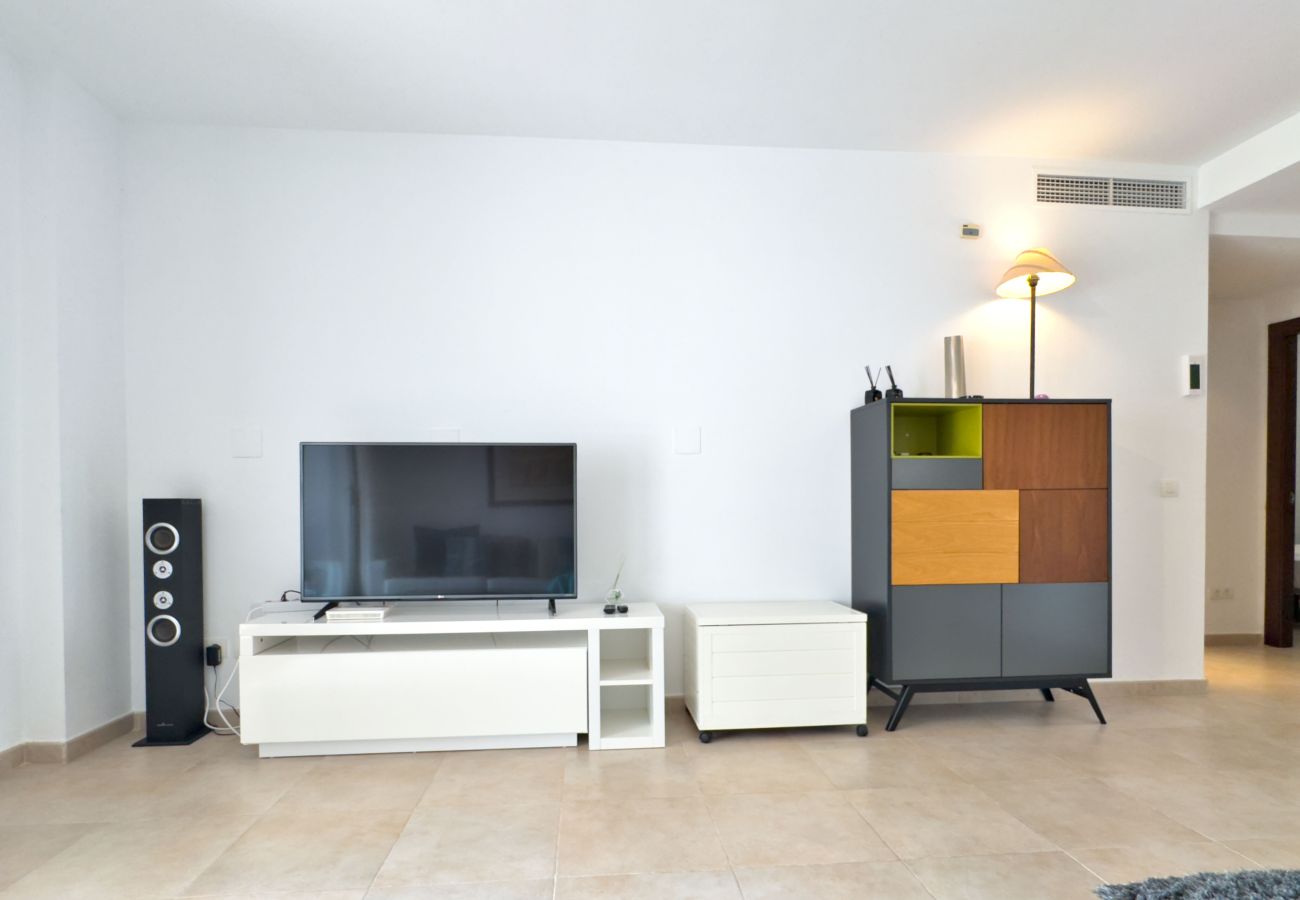 Apartamento en Marbella - Espectacular Apartamento Vacacional en Pueblo de Los Monteros, Marbella 🌅⛰️