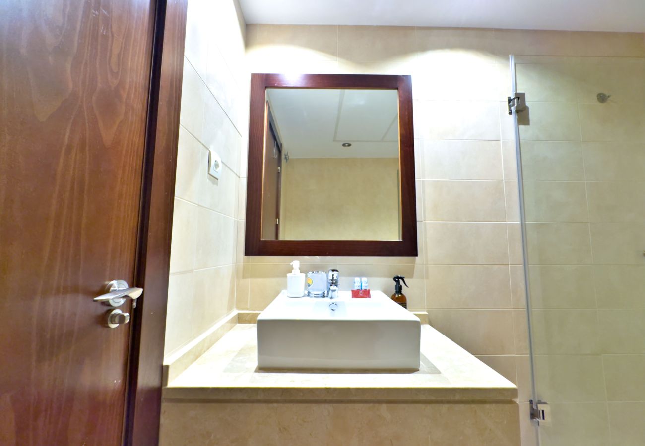 Apartamento en Marbella - Espectacular Apartamento Vacacional en Pueblo de Los Monteros, Marbella 🌅⛰️