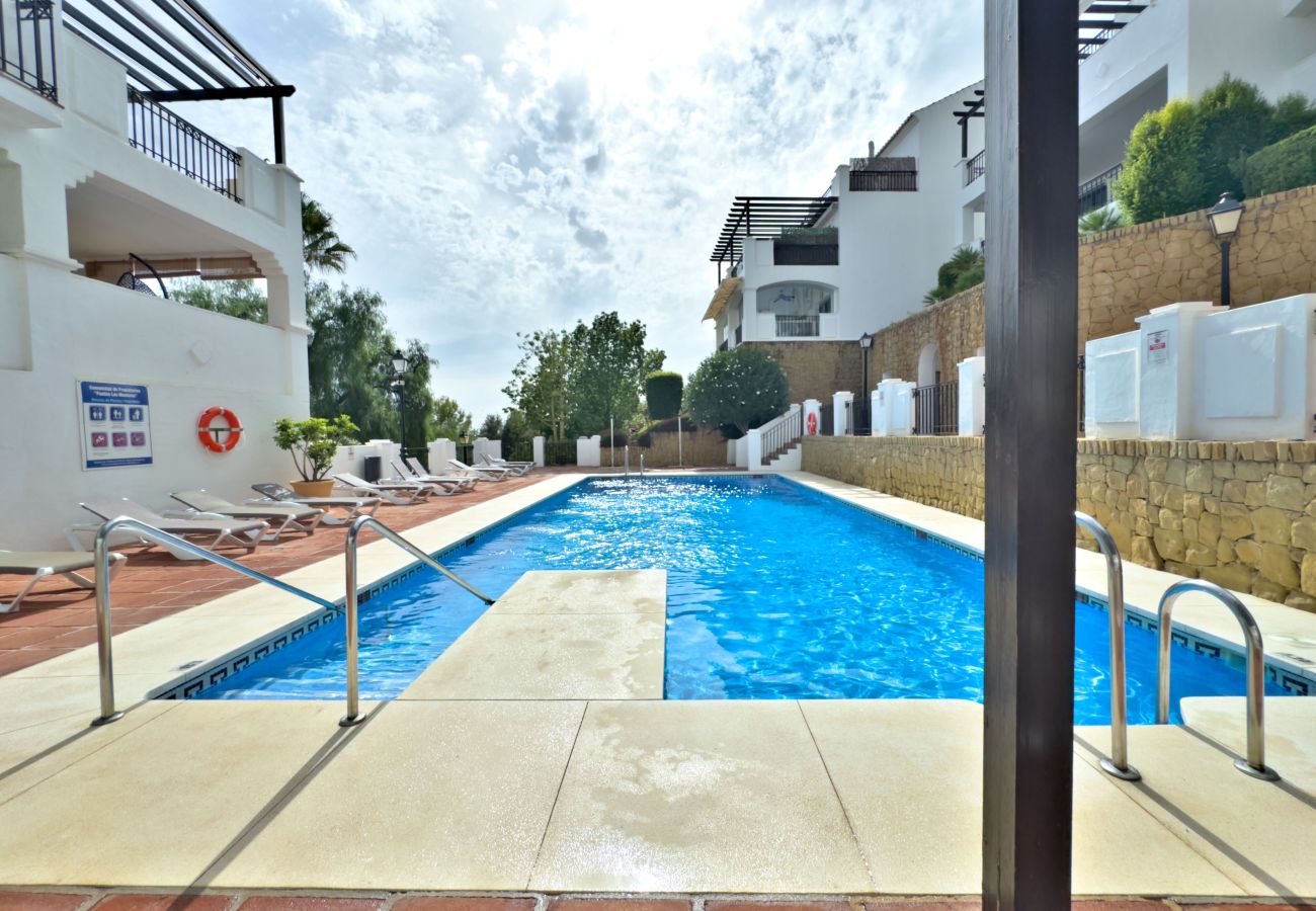 Apartamento en Marbella - Espectacular Apartamento Vacacional en Pueblo de Los Monteros, Marbella 🌅⛰️