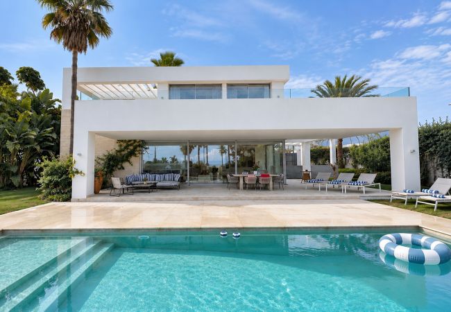 Villa en Marbella - Villa lujo con piscina privada y vistas al mar Río Real