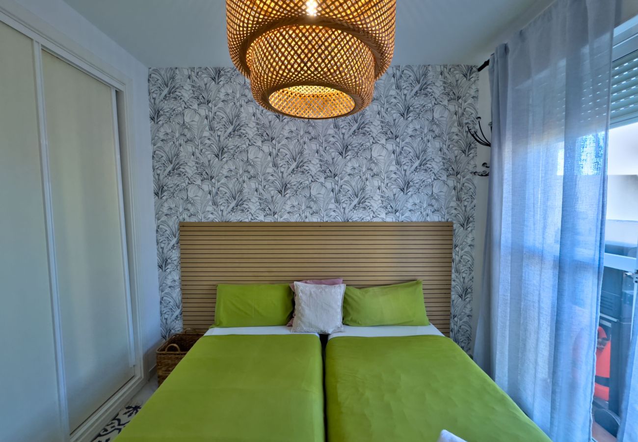 Apartamento en Marbella - Lor 82F. Moderno Apartamento Vacacional en Banús.