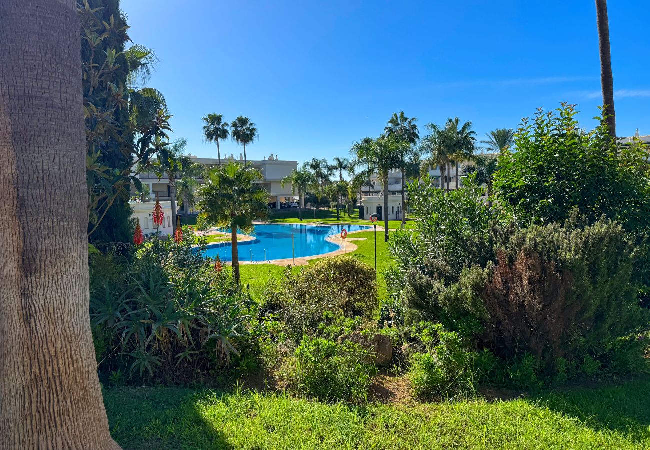 Apartamento en Marbella - Lor 82F. Moderno Apartamento Vacacional en Banús.