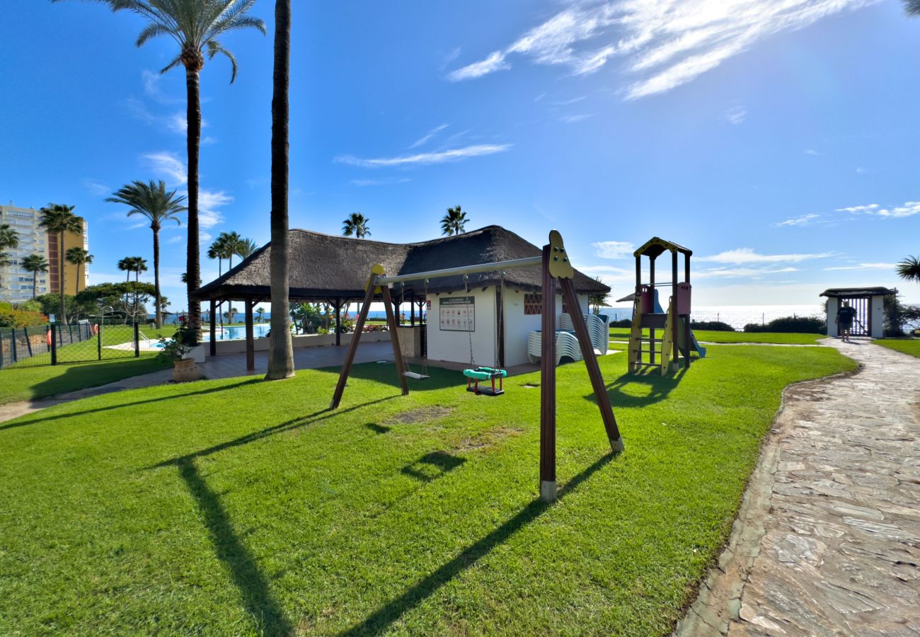 Apartamento en Mijas Costa - Apartamento en 1ª Línea de Playa con Piscinas