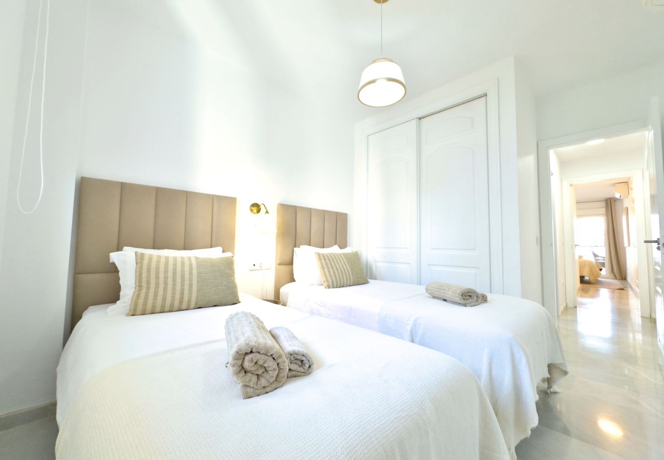 Apartamento en Mijas Costa - Apartamento en 1ª Línea de Playa con Piscinas