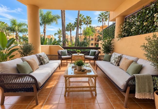 Apartamento en Estepona - Amplio piso de 3 dormitorios cerca de la playa