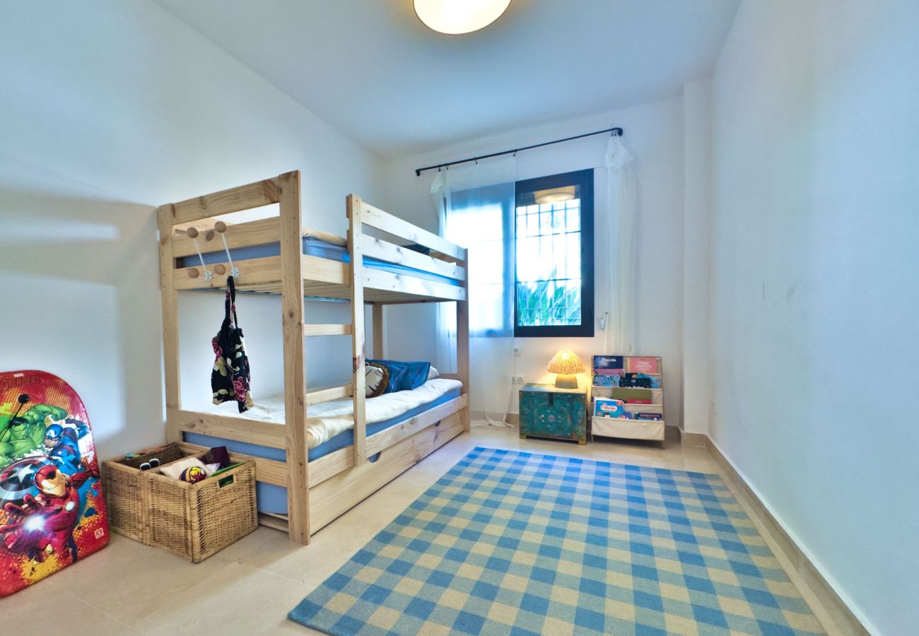 Apartamento en Benahavís - Vistas al Mar y Golf en Los Arqueros · Benahavís