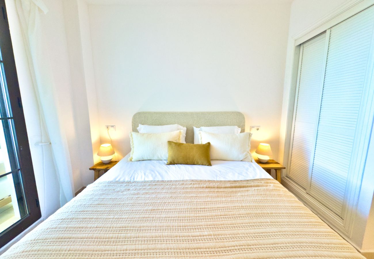 Apartamento en Benahavís - Vistas al Mar y Golf en Los Arqueros · Benahavís