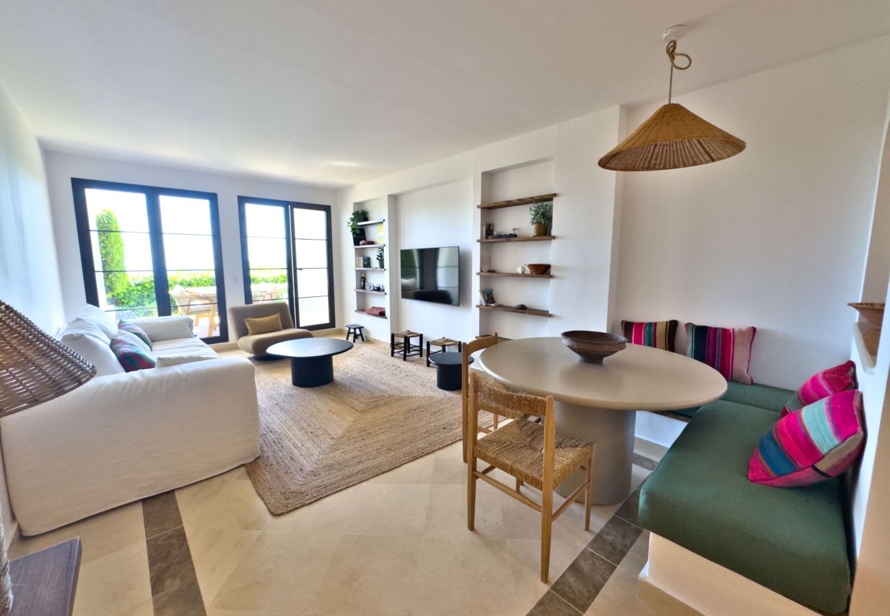Apartamento en Benahavís - Vistas al Mar y Golf en Los Arqueros · Benahavís