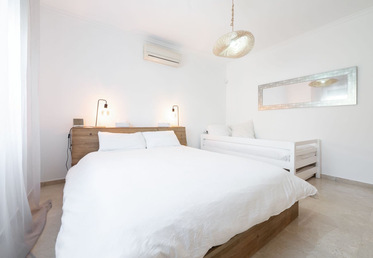 Villa en San Pedro de Alcántara - Villa con piscina privada en Guadalmina Alta, Marbella