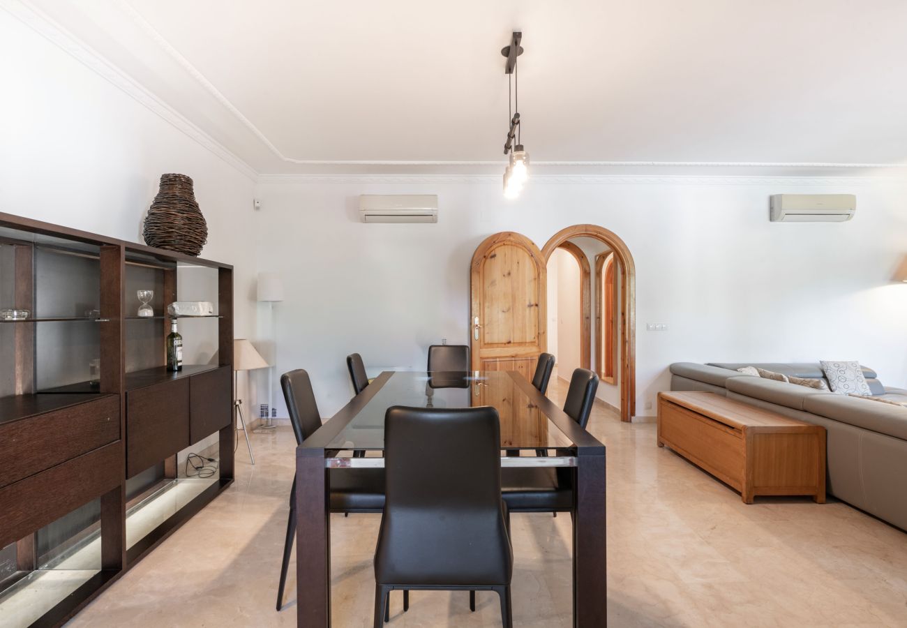 Villa en San Pedro de Alcántara - Villa con piscina privada en Guadalmina Alta, Marbella
