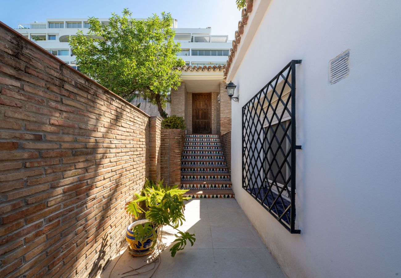 Villa en San Pedro de Alcántara - Villa con piscina privada en Guadalmina Alta, Marbella