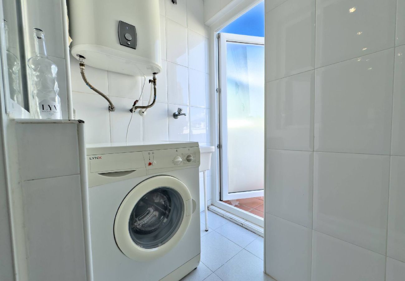 Apartment in Marbella - Lor 52A. Spacious Apartment Close to the Beach.