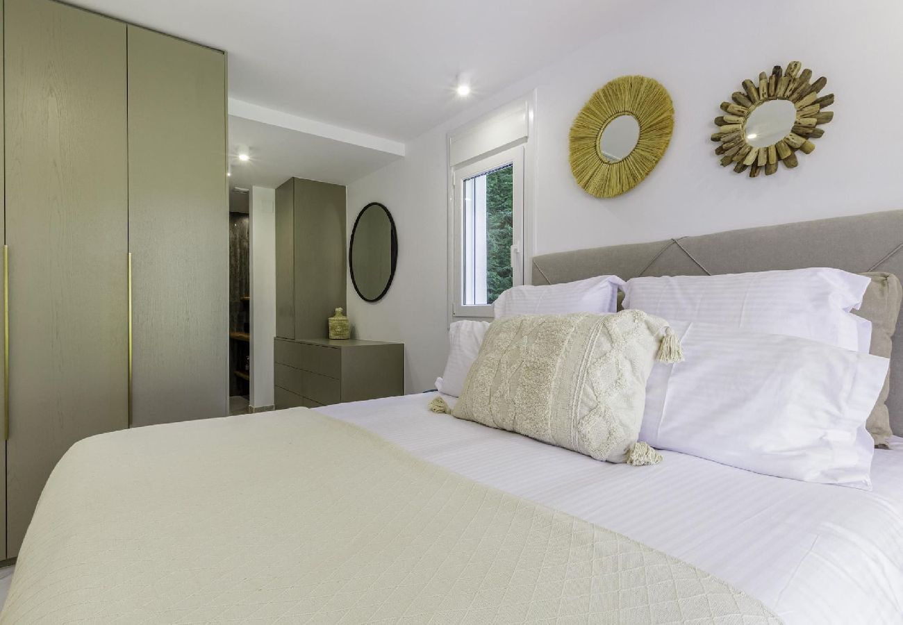 Terraced House in Marbella - SC8. Exclusive Luxury Townhouse for Holiday Rentals.