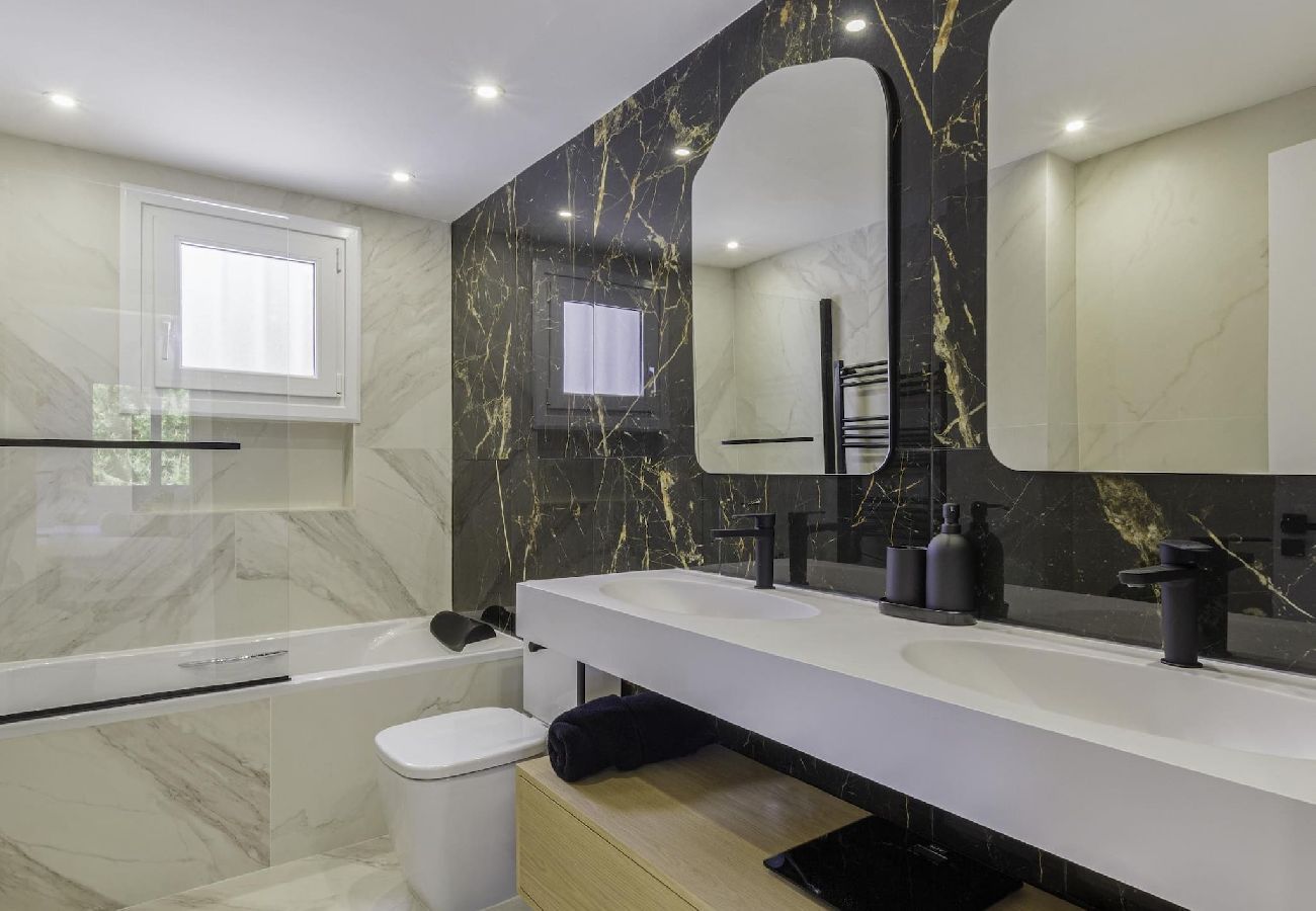 Terraced House in Marbella - SC8. Exclusive Luxury Townhouse for Holiday Rentals.