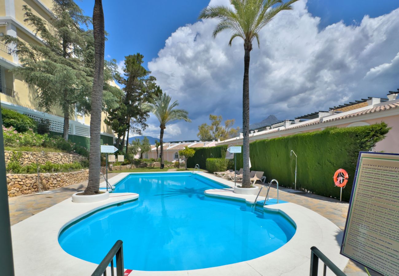 Apartment in Marbella - Dream Getaway in Aloha Garden, Marbella