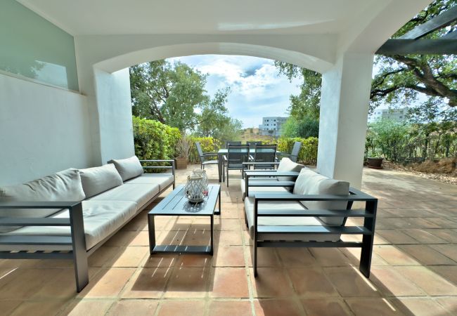 Apartment in Marbella - 🏡 Spectacular Holiday Apartment in Pueblo de Los Monteros, Marbella 🌅⛰️