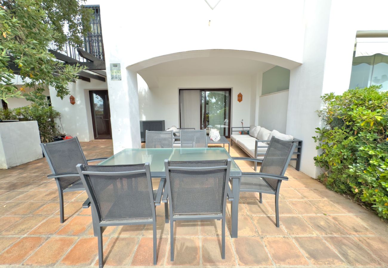 Apartment in Marbella - 🏡 Spectacular Holiday Apartment in Pueblo de Los Monteros, Marbella 🌅⛰️