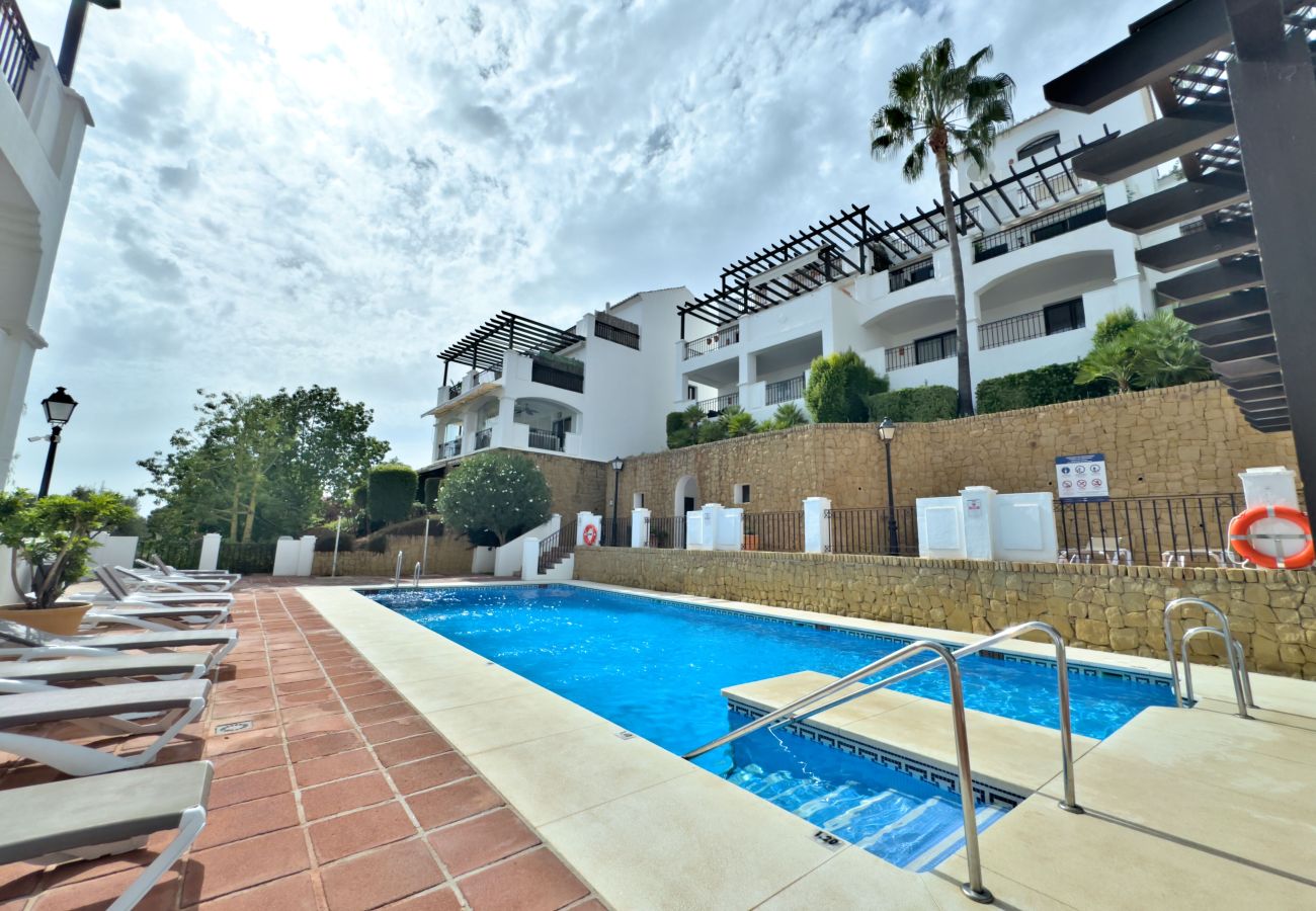 Apartment in Marbella - 🏡 Spectacular Holiday Apartment in Pueblo de Los Monteros, Marbella 🌅⛰️