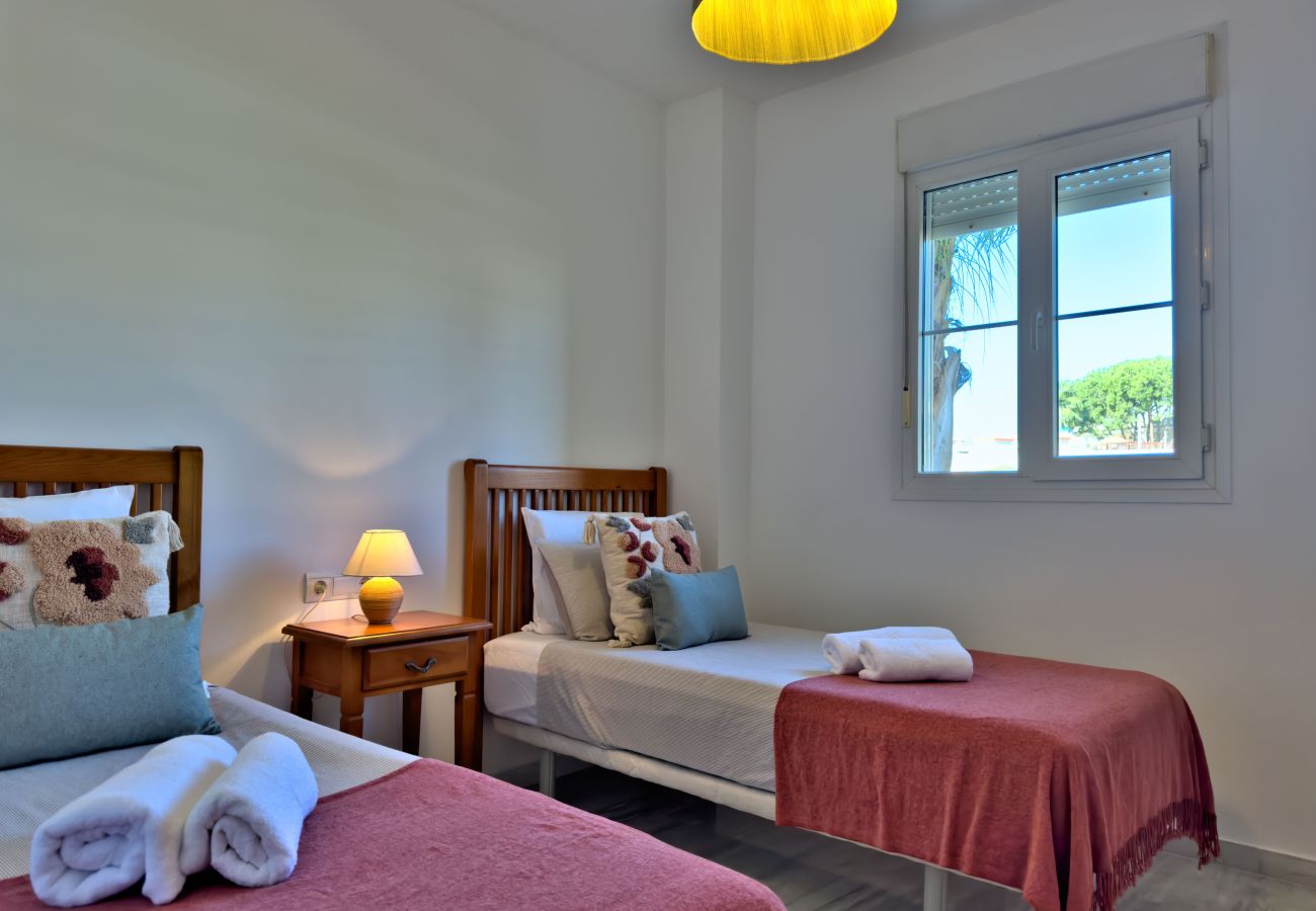 Apartment in Marbella - Apt with Pool: Golf & Beach.