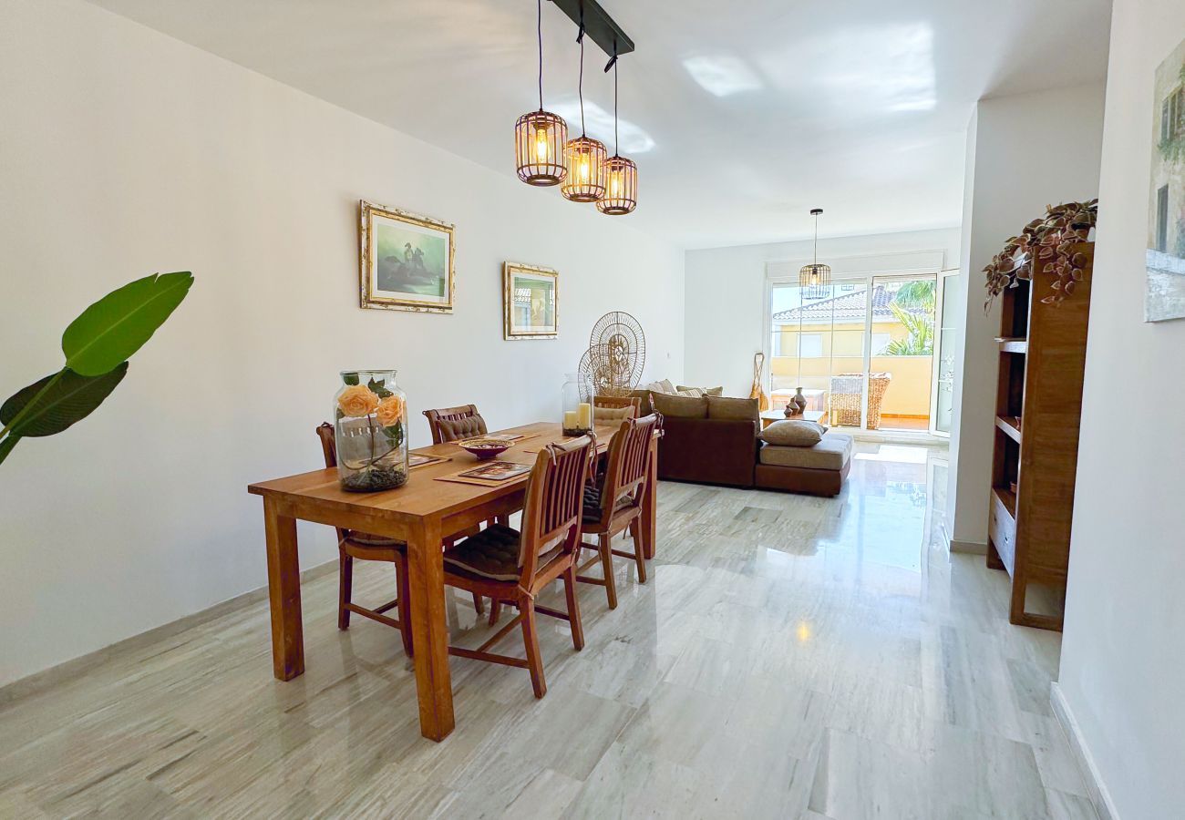 Apartment in Marbella - Apt with Pool: Golf & Beach.