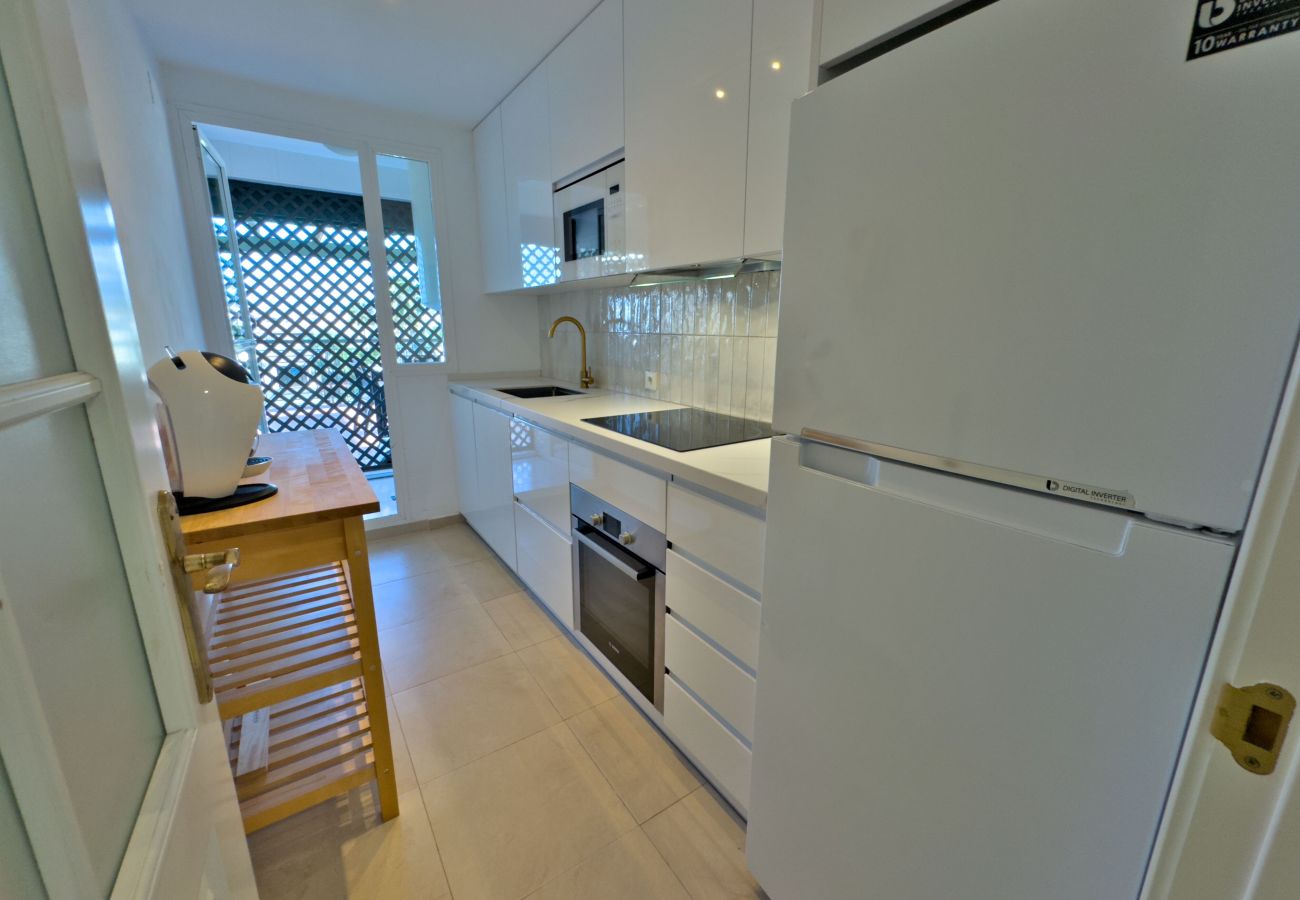 Apartment in Marbella - Lor 82F. Modern Holiday Apartment in Banus.