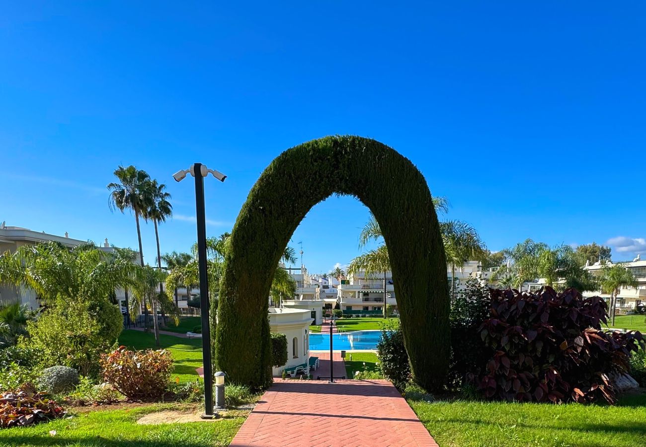 Apartment in Marbella - Lor 82F. Modern Holiday Apartment in Banus.