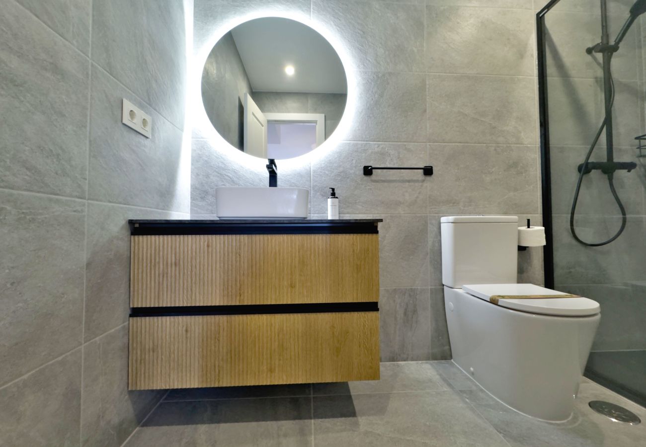 Apartment in Marbella - Modern Apartment with Terrace near Puerto Banus Marbella