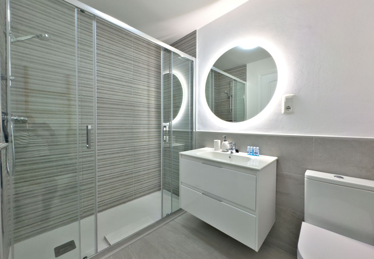 Apartment in Mijas Costa - Beachfront Apartment with Swimming Pools