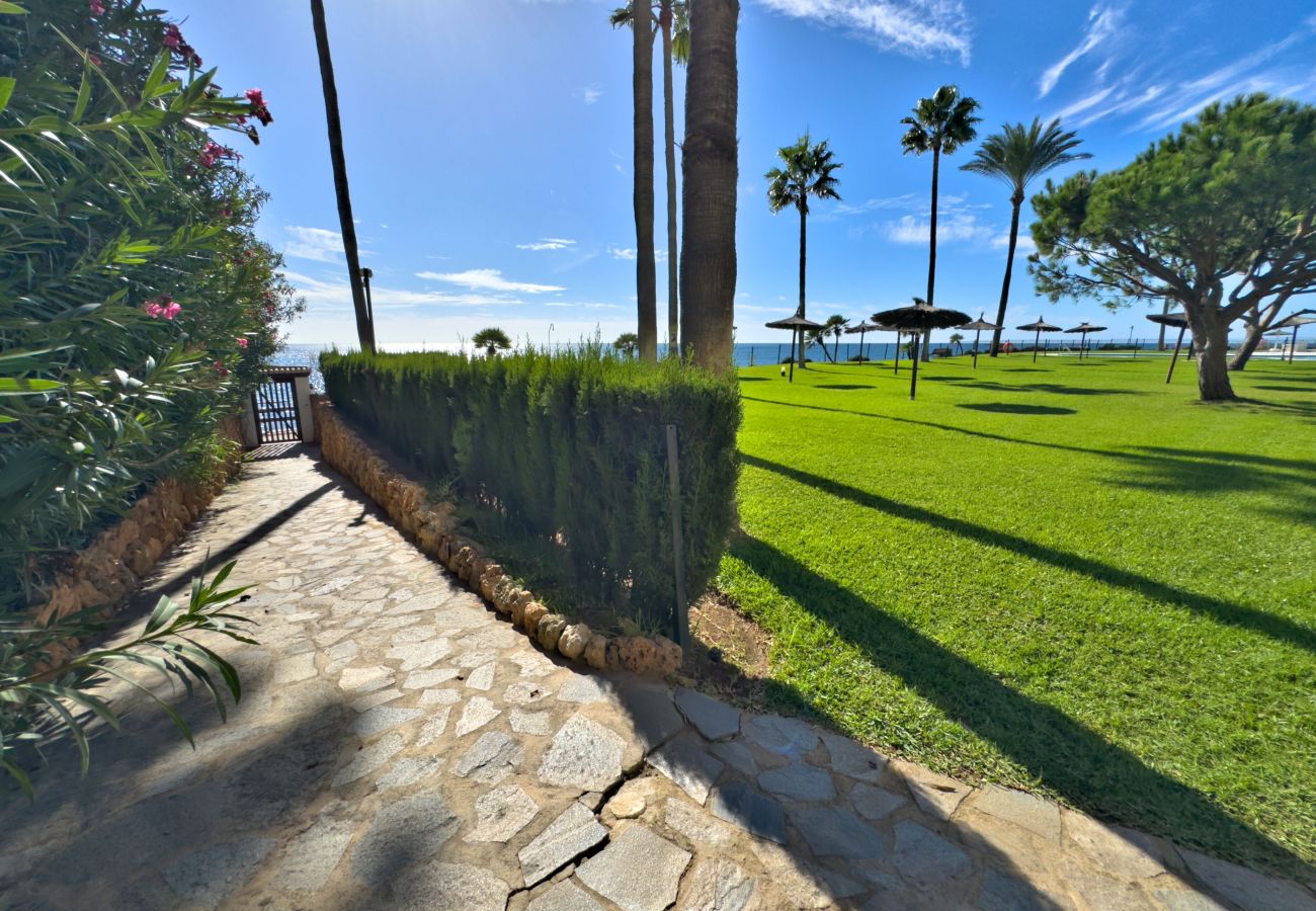 Apartment in Mijas Costa - Beachfront Apartment with Swimming Pools