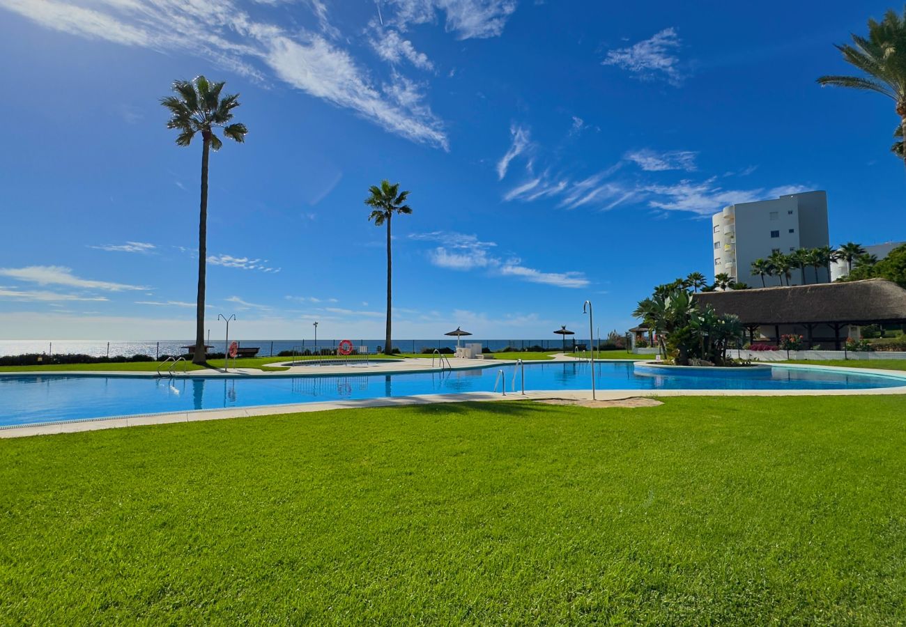 Apartment in Mijas Costa - Beachfront Apartment with Swimming Pools