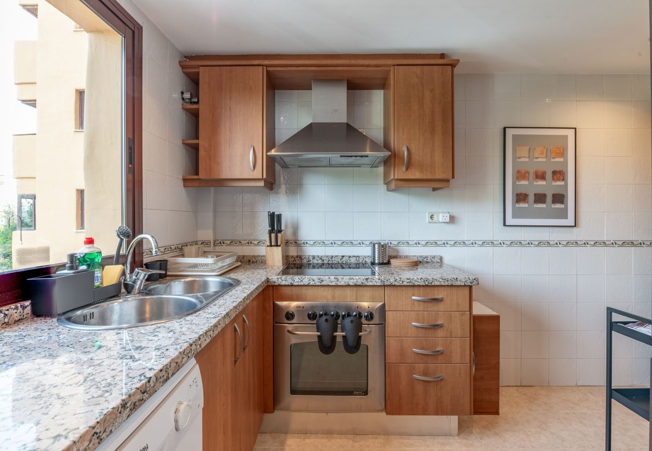 Apartment in Estepona - Spacious 3-Bedroom Apartment by the Beach – Costalita, Estepona