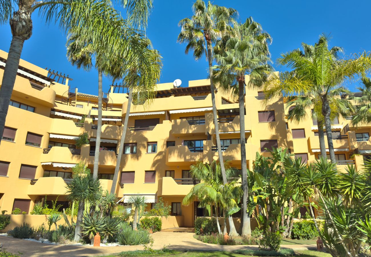 Apartment in Estepona - Spacious 3-Bedroom Apartment by the Beach – Costalita, Estepona