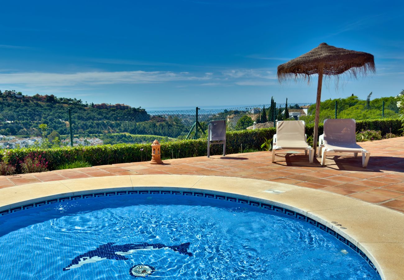 Apartment in Benahavís - Sea View Golf Retreat. Los Arqueros Benahavís