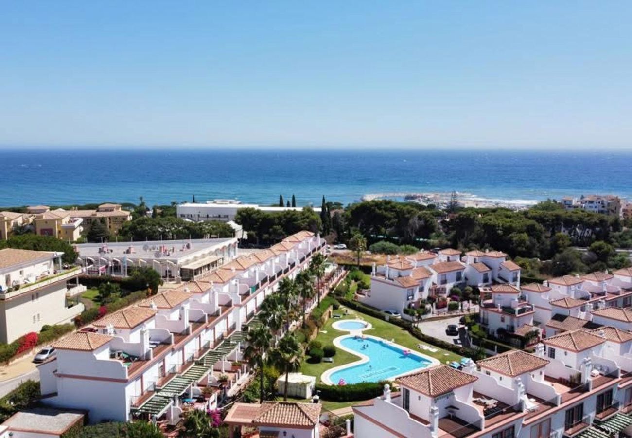Terraced House in Marbella - Townhouse with Rooftop Terrace by Cabopino Golf