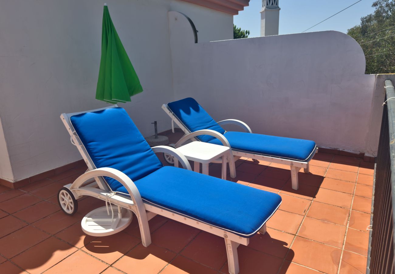 Terraced House in Marbella - Townhouse with Rooftop Terrace by Cabopino Golf