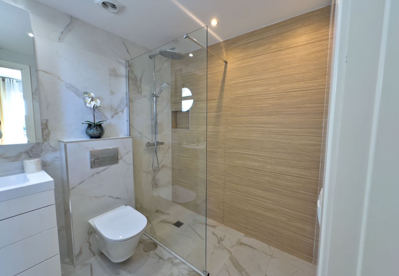 Appartement à Marbella - Lor 3BD. Excellent appartement au rez-de-chaussée.