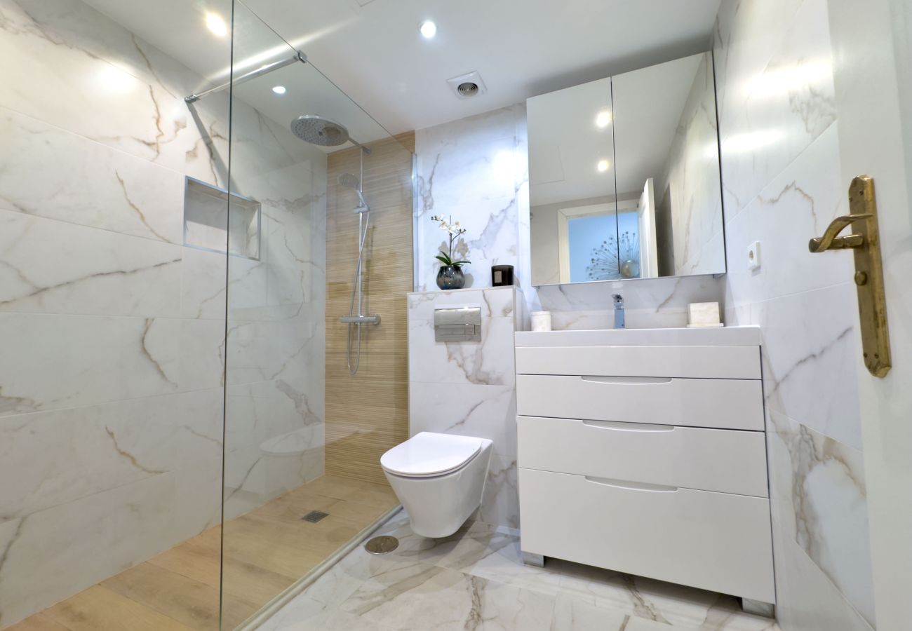 Appartement à Marbella - Lor 3BD. Excellent appartement au rez-de-chaussée.