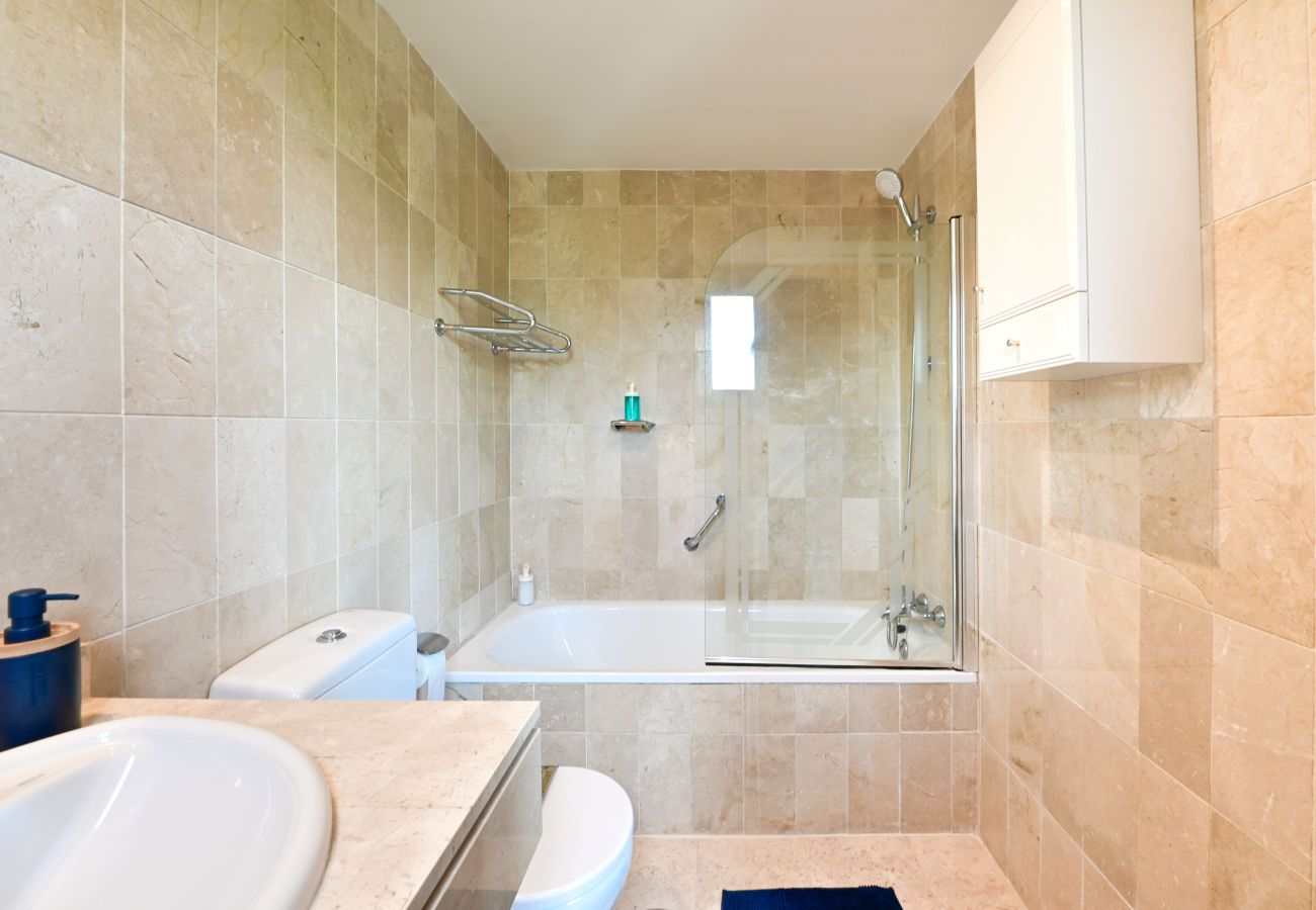 Appartement à Estepona - Appartement spacieux de 3 chambres près de la plage – Costalita, Estepona