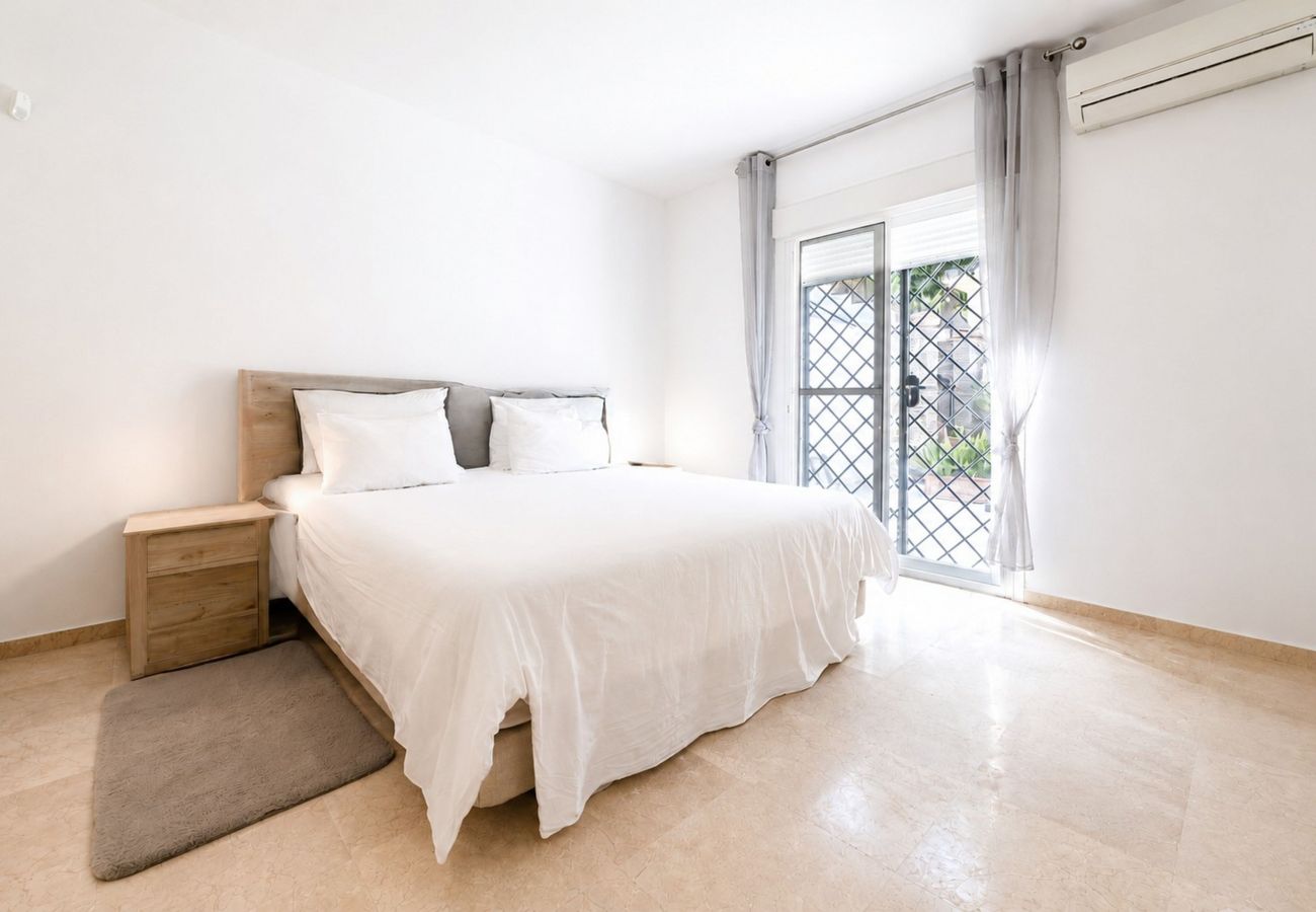 Villa à San Pedro de Alcántara - Villa avec piscine privée à Guadalmina Alta, Marbella